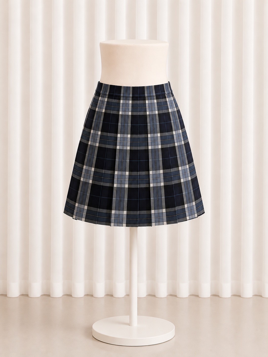 紺色チェック柄制服スカート
