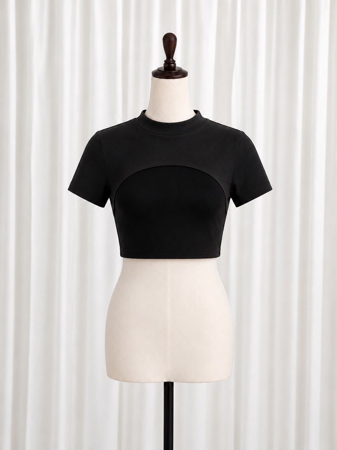 ショート丈Tシャツ
