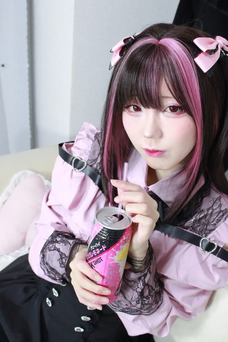 札幌にある女装・変身サロンメルリアのマイコーデ変身コースで撮影できる写真例